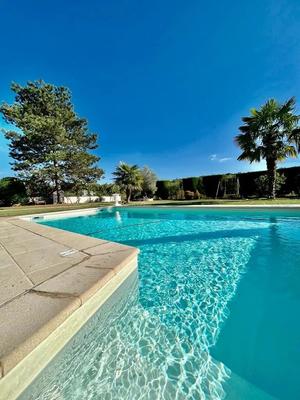 Maison - 210 m² - 6 pièces