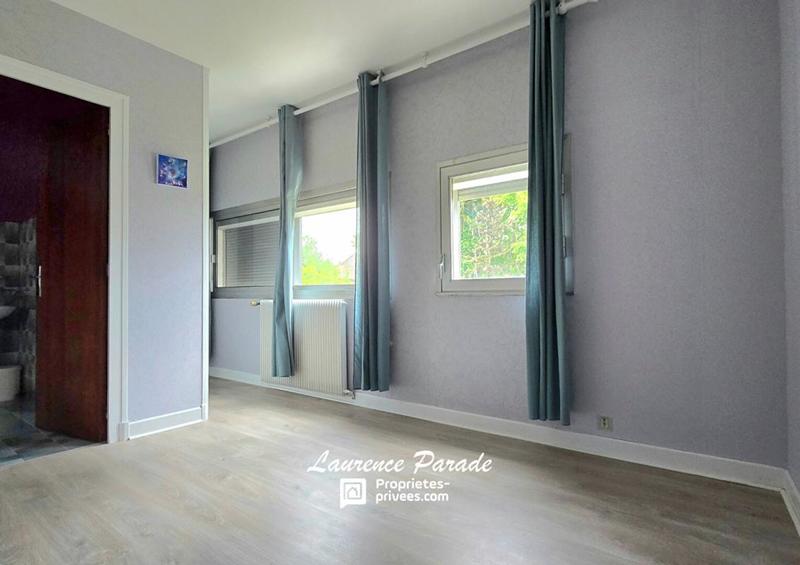 Maison - 280 m² - 9 pièces
