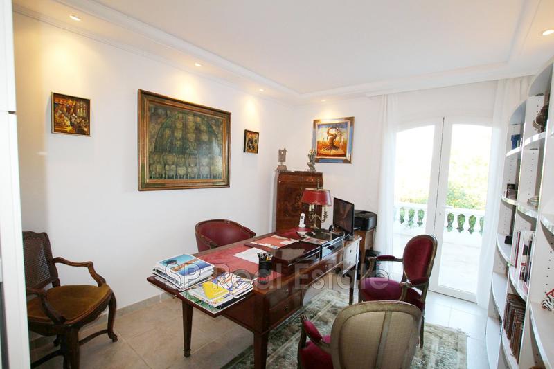 Maison - 270 m² - 6 pièces