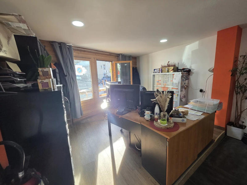 Local d'activités - 699 m²