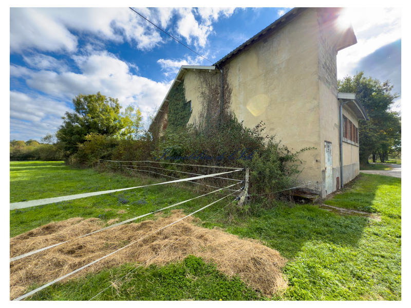 Maison - 210 m² - 1 pièce