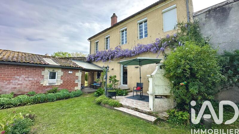 Maison de ville - 240 m² - 7 pièces