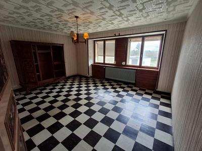 Maison - 130 m² - 9 pièces