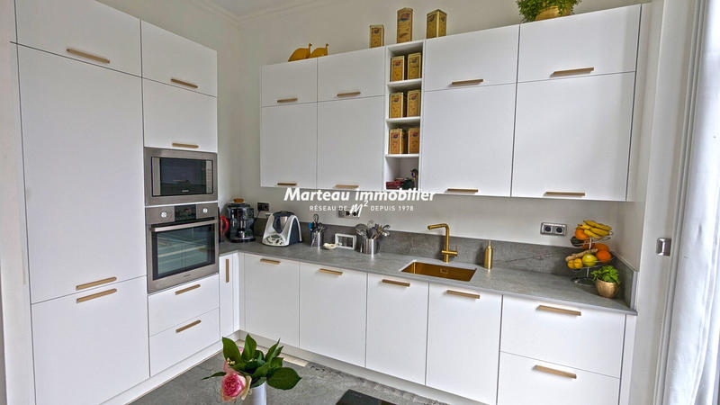 Maison - 327 m² - 13 pièces