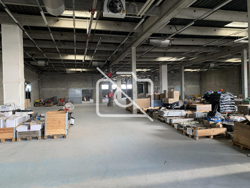 Entrepôt - 2 454 m²