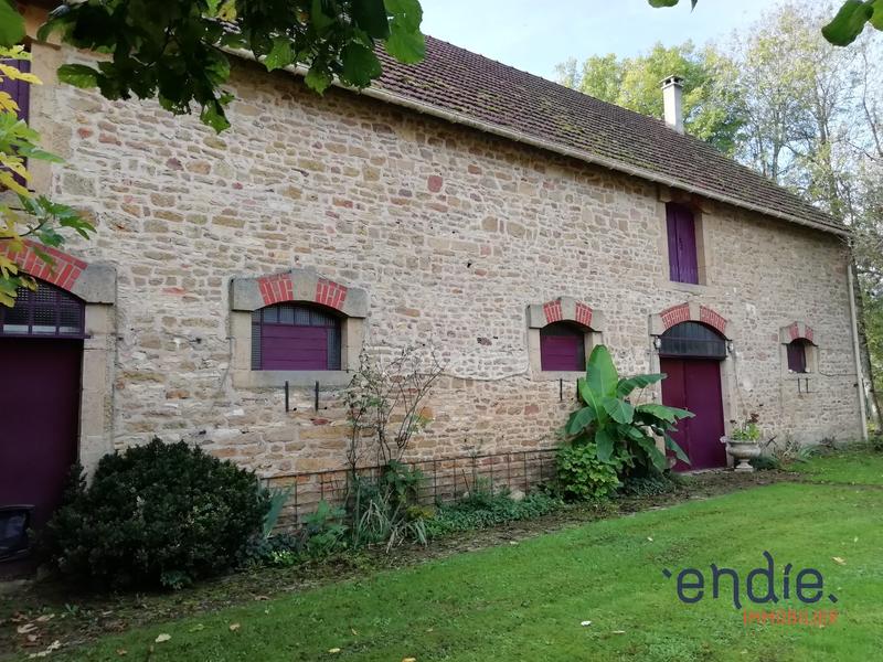 Maison - 230 m² - 7 pièces