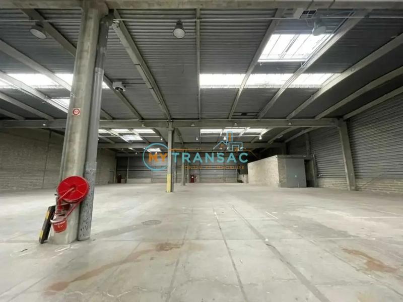 Entrepôt - 5 473 m²