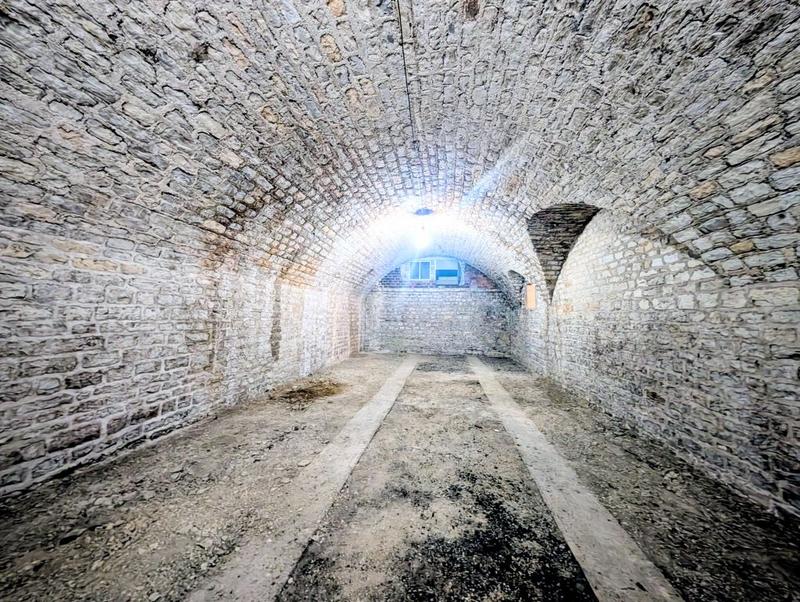 Appartement - 800 m² - 1 pièce