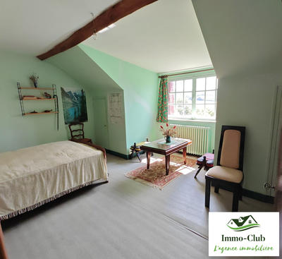 Maison - 180 m² - 8 pièces