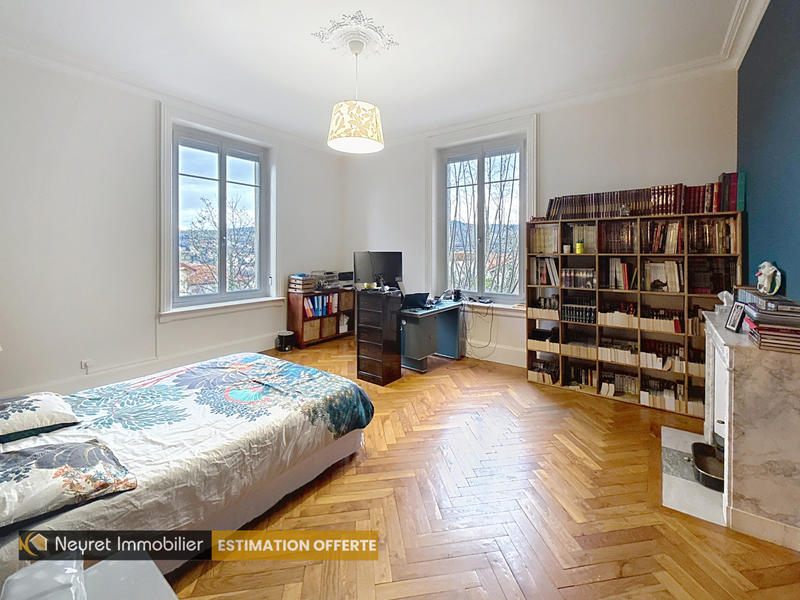 Maison de village - 229 m² - 7 pièces