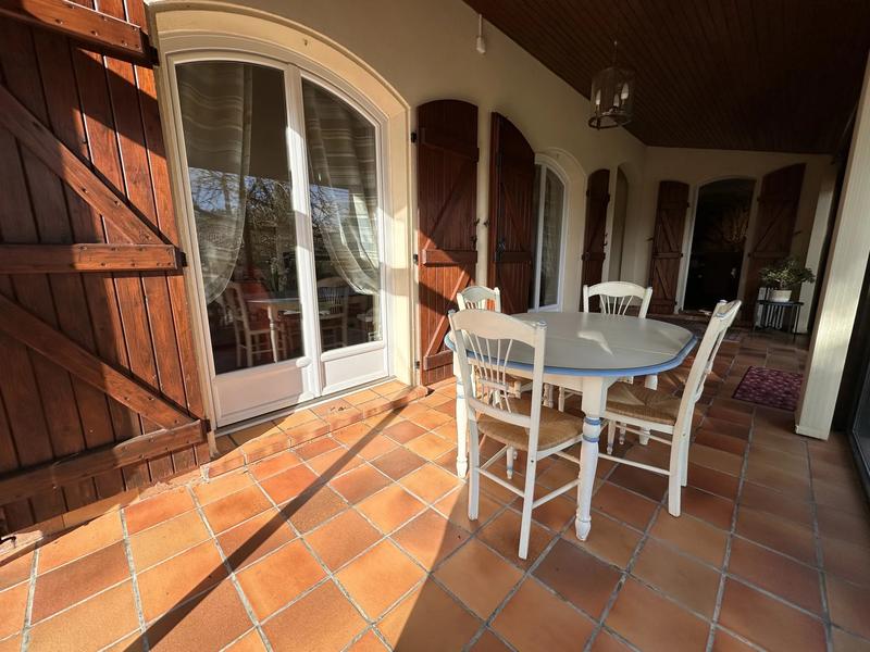 Maison - 210 m² - 9 pièces