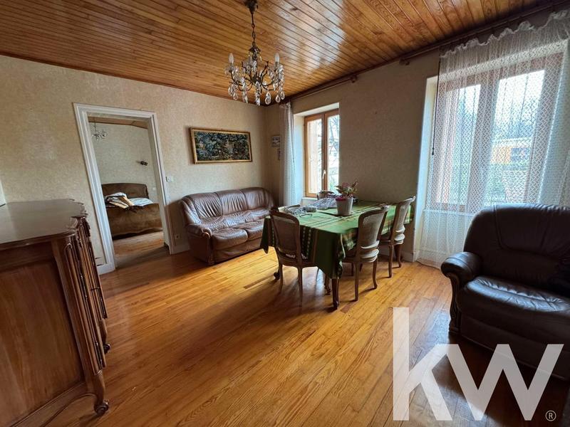 Maison - 268 m² - 9 pièces