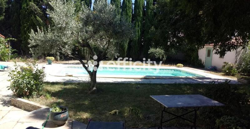 Maison - 200 m² - 7 pièces