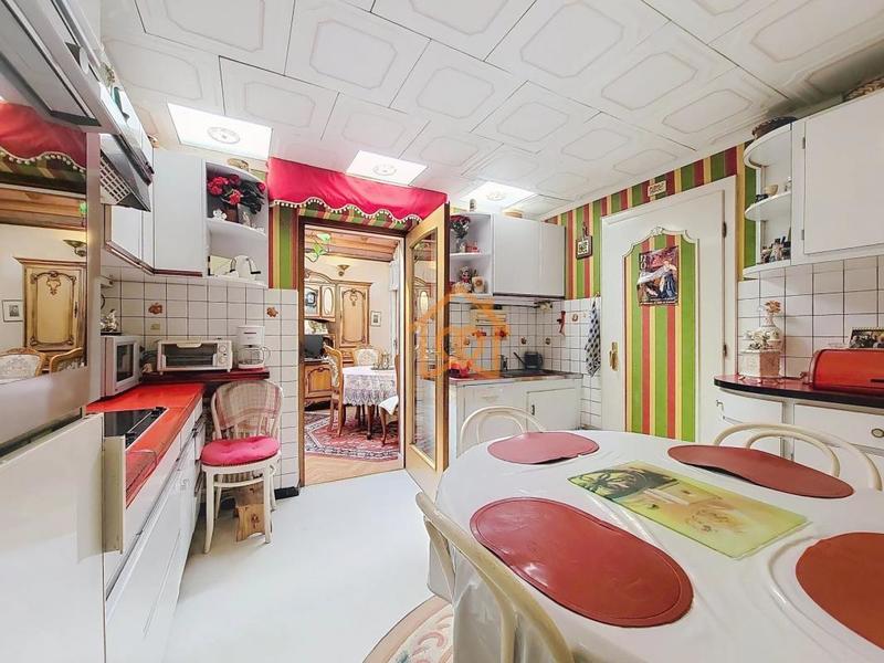 Propriété - 353 m²