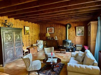 Maison - 260 m² - 8 pièces