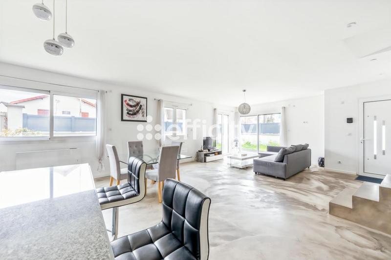 Maison - 125 m² - 4 pièces