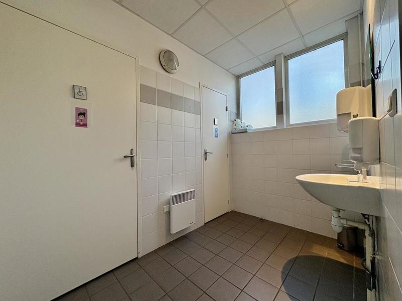 Bureau - 220 m² - 5 pièces