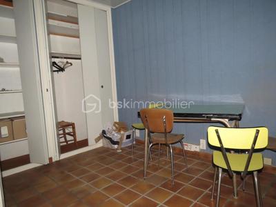 Maison - 380 m² - 5 pièces