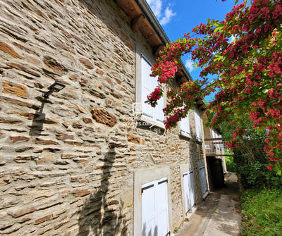 Maison - 425 m² - 21 pièces