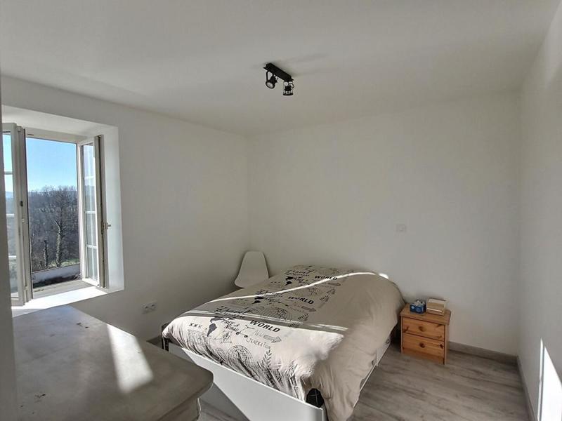 Maison - 180 m² - 9 pièces