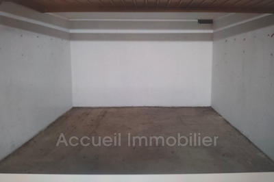 Parking / Garage - 12 m²