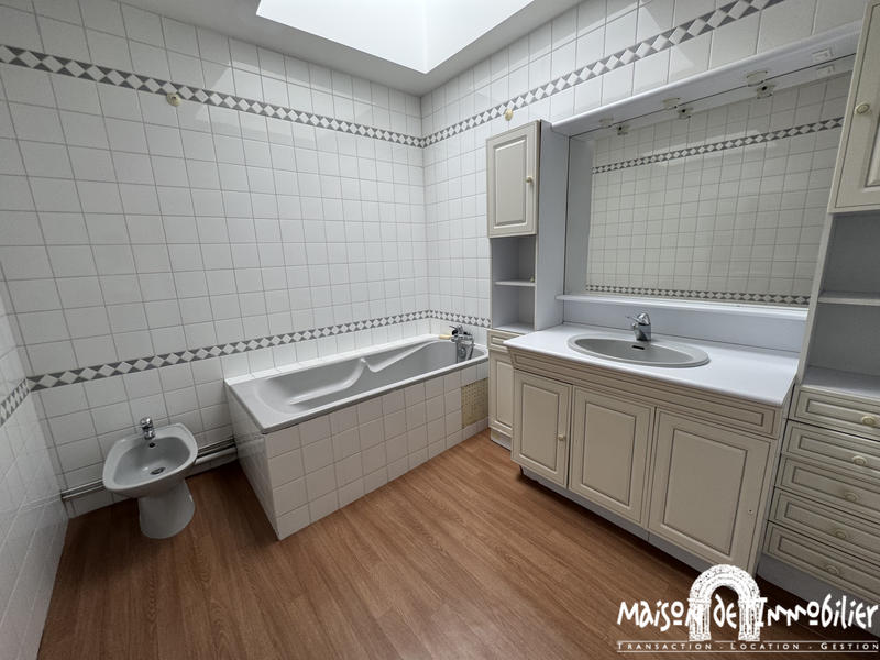 Appartement - 110 m² - 4 pièces