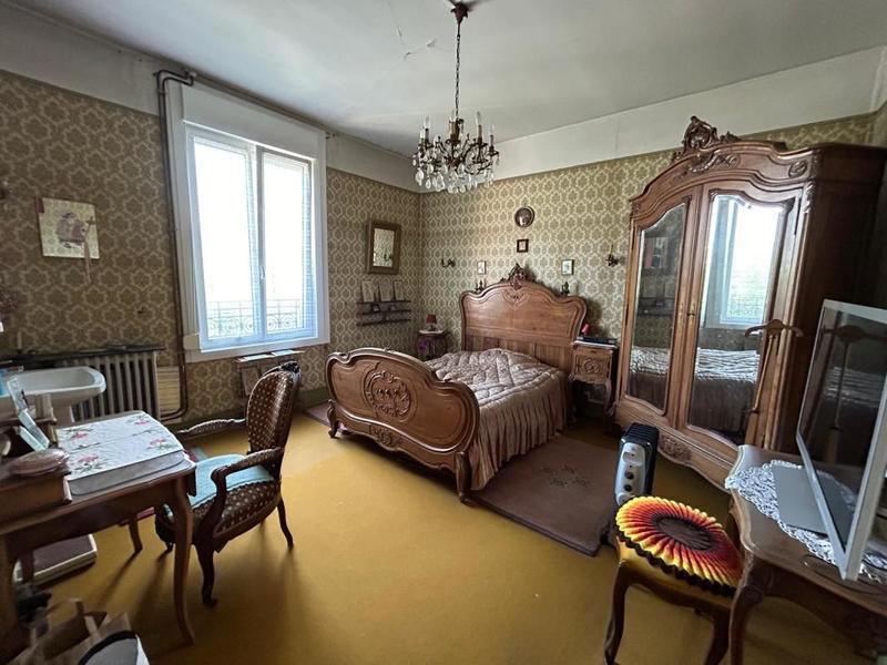 Maison - 313 m² - 17 pièces