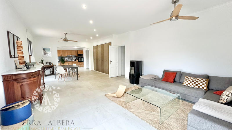 Villa - 259 m² - 7 pièces