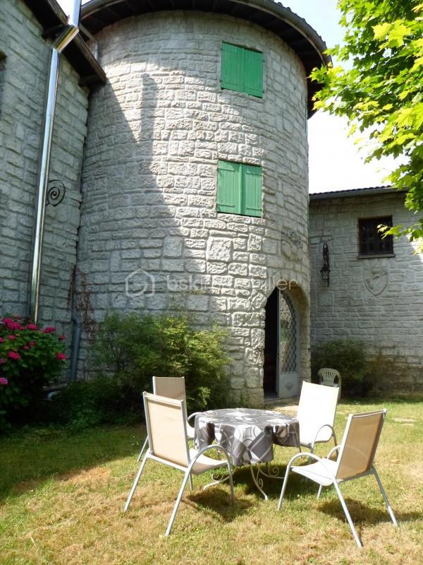 Corps de ferme - 600 m² - 13 pièces