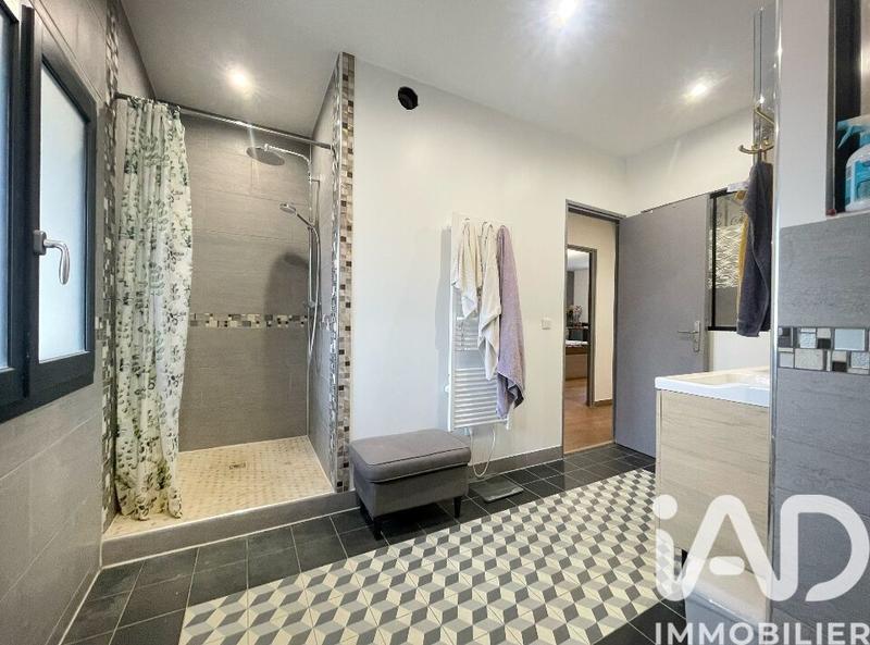 Maison - 200 m² - 7 pièces