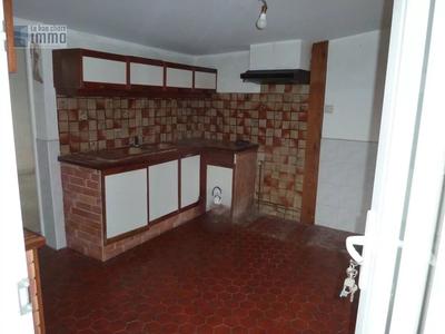 Maison - 673 m² - 4 pièces