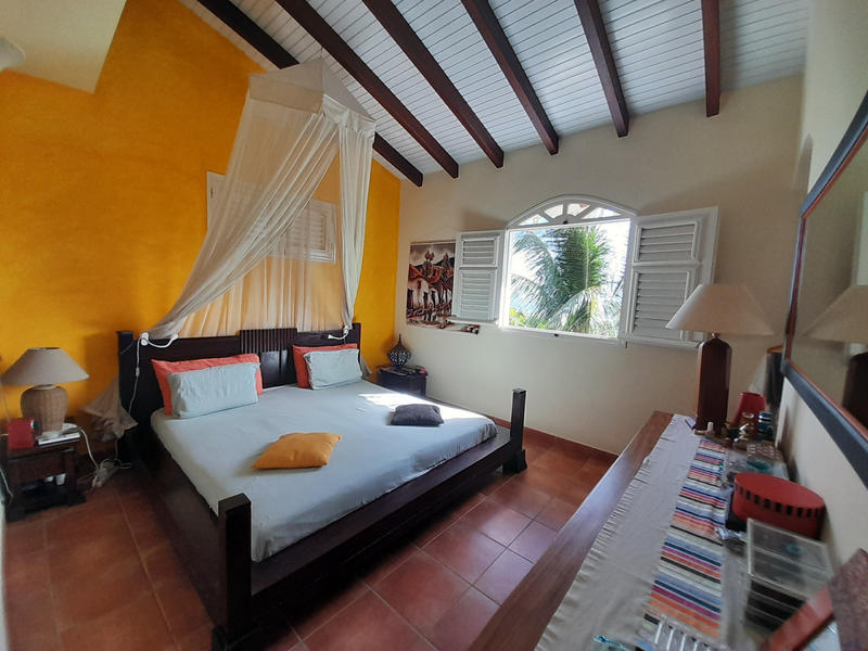 Maison - 240 m² - 9 pièces