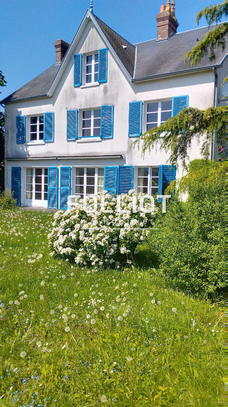 Maison - 204 m² - 7 pièces