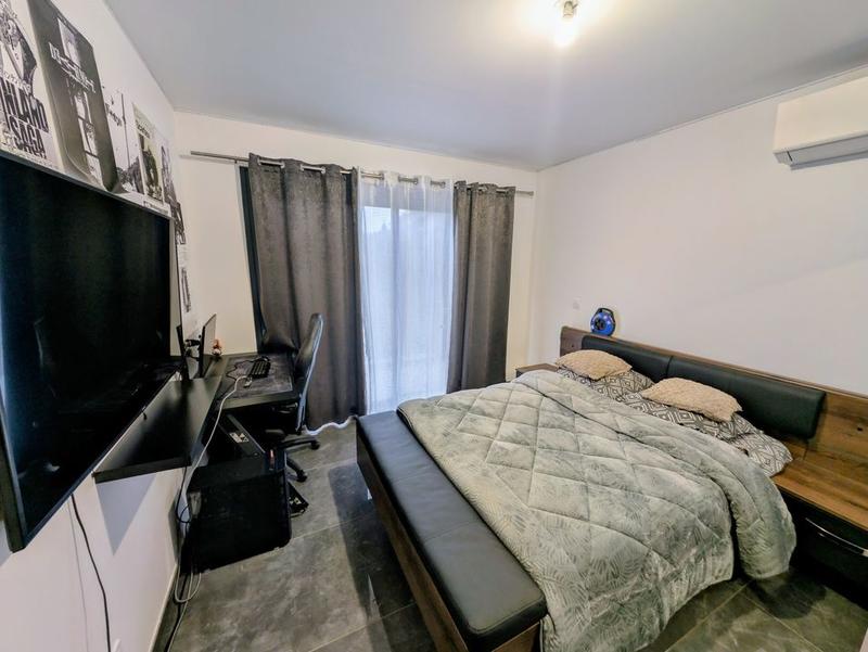 Maison - 240 m² - 6 pièces