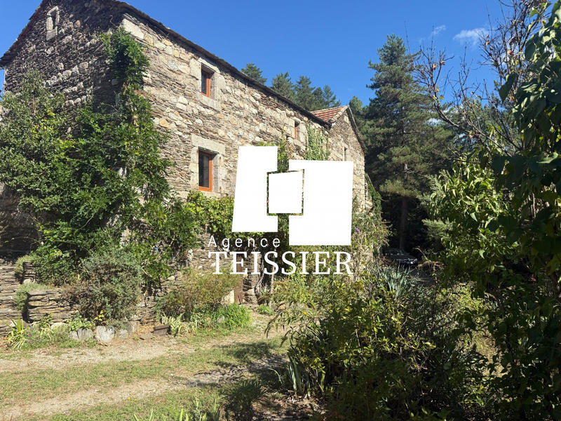 Maison - 250 m² - 7 pièces