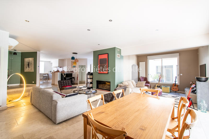 Maison - 312 m² - 6 pièces