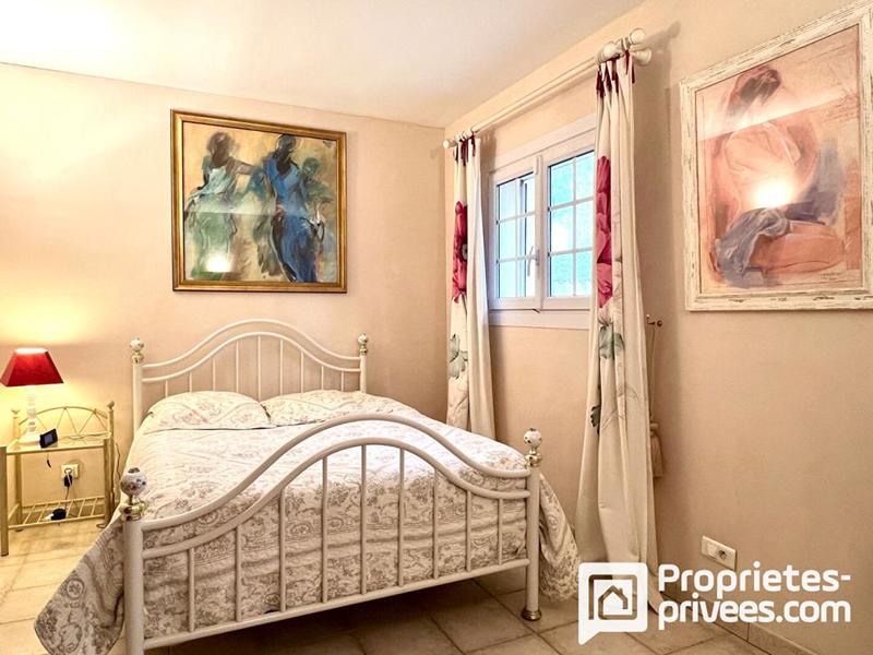 Maison - 230 m² - 7 pièces