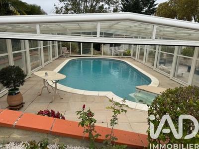 Maison - 218 m² - 6 pièces