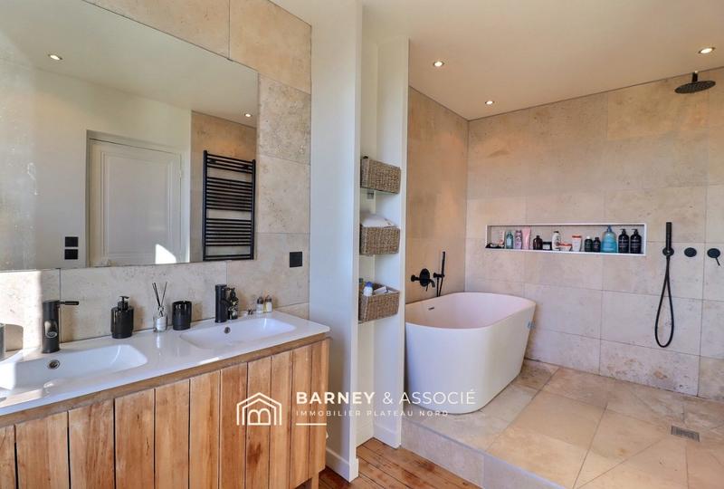 Maison - 97 m² - 5 pièces