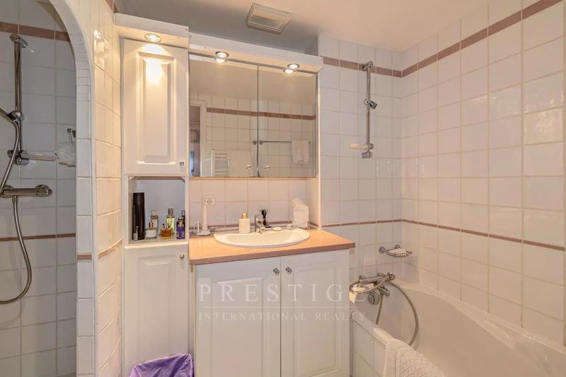 Appartement - 93 m² - 4 pièces