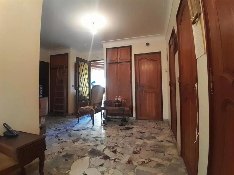 Maison - 264 m² - 8 pièces