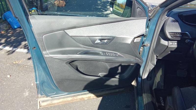 Peugeot 5008 II 1.5 BlueHDi 130 Eat8 Allure Pack - 7 places Automatique