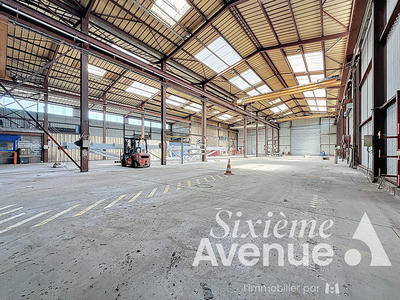 Local d'activité / Entrepôt - 1 870 m²