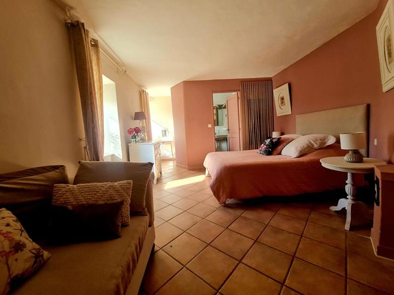 Mas - 523 m² - 15 pièces