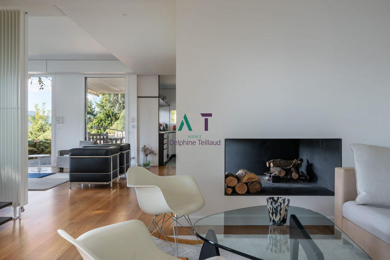 Maison - 220 m² - 8 pièces