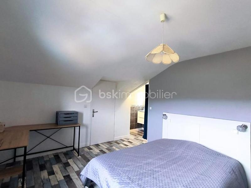 Maison - 196 m² - 9 pièces