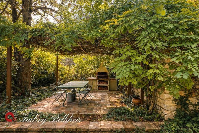 Maison en pierre - 260 m² - 7 pièces