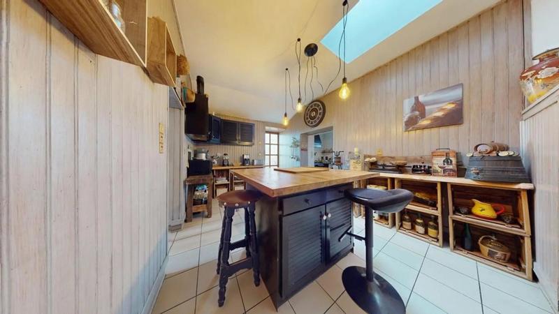 Maison en pierre - 265 m² - 7 pièces