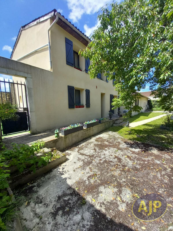 Maison - 140 m² - 6 pièces