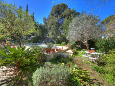 Maison - 216 m² - 6 pièces